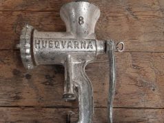 Internet users came together to solve the mystery and uncover what this unusual device was actually designed for.